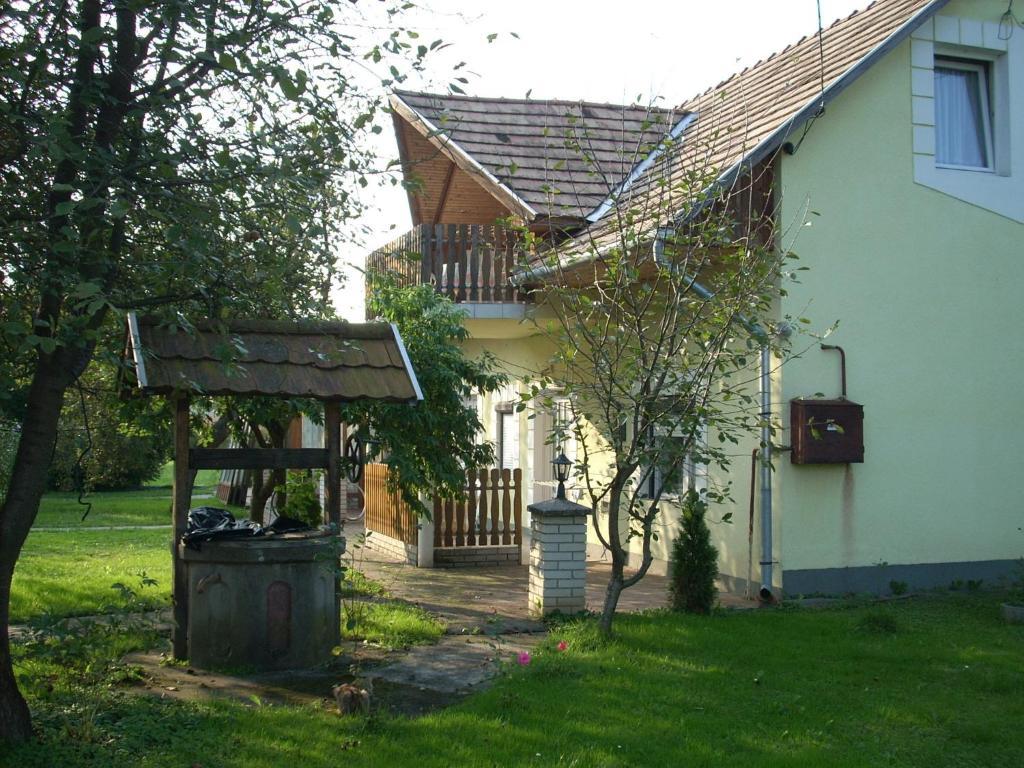 Bundics Vendeghazak Bed & Breakfast Lenti Room photo