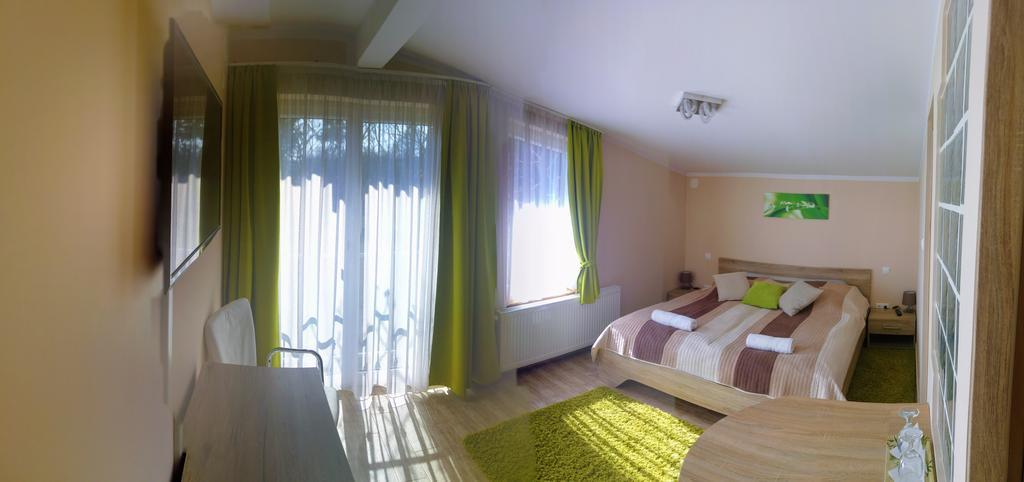 Bundics Vendeghazak Bed & Breakfast Lenti Exterior photo